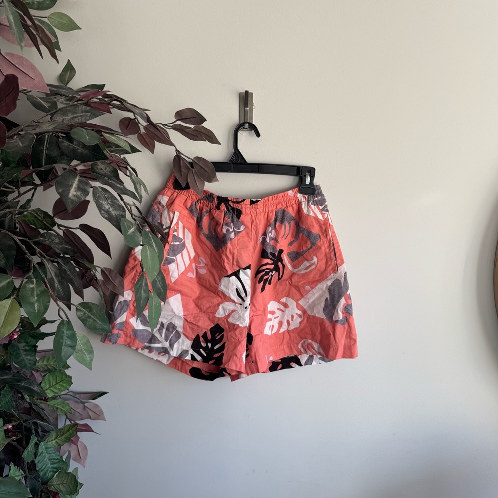 Aritzia group babaton medium Tropical Print Pink Shorts